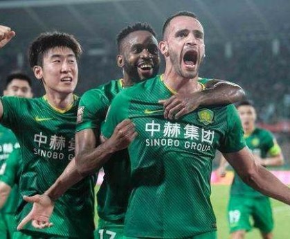  沙尔克04换帅如换刀，德甲老牌劲旅重燃希望  