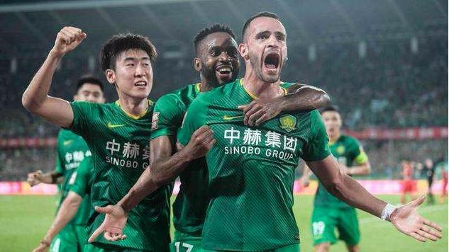  沙尔克04换帅如换刀，德甲老牌劲旅重燃希望  