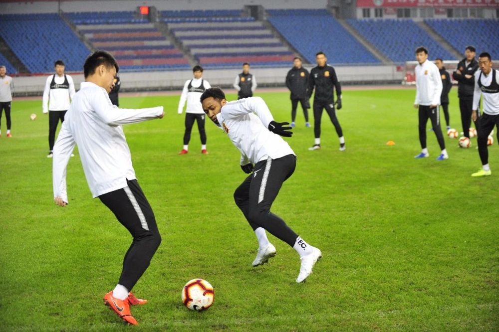  圣埃蒂安保级形势严峻，老将戈米斯呼吁全队团结